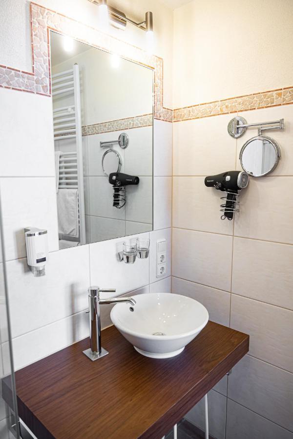 Hotel Gasthof Kaesser อันส์บาห์ ภายนอก รูปภาพ