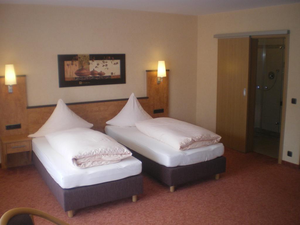 Hotel Gasthof Kaesser อันส์บาห์ ภายนอก รูปภาพ