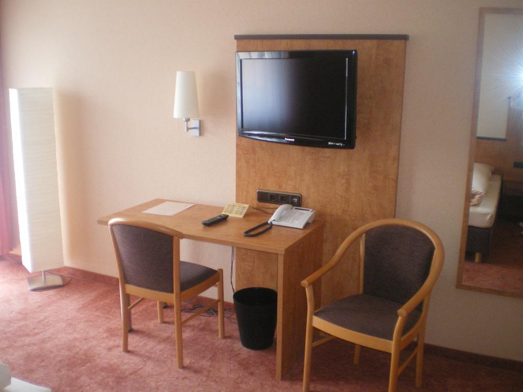 Hotel Gasthof Kaesser อันส์บาห์ ภายนอก รูปภาพ