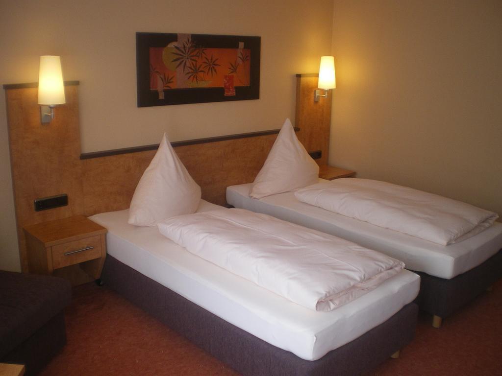 Hotel Gasthof Kaesser อันส์บาห์ ภายนอก รูปภาพ