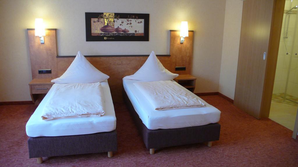Hotel Gasthof Kaesser อันส์บาห์ ภายนอก รูปภาพ