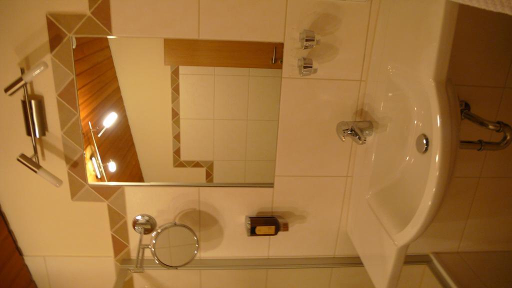 Hotel Gasthof Kaesser อันส์บาห์ ภายนอก รูปภาพ