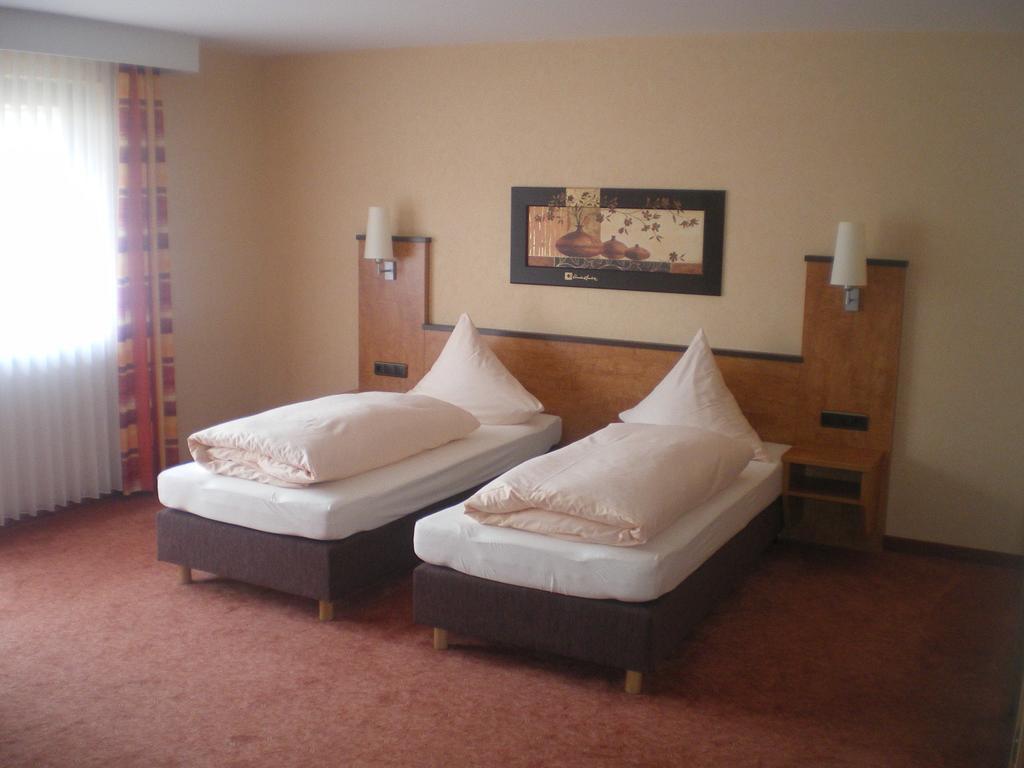 Hotel Gasthof Kaesser อันส์บาห์ ภายนอก รูปภาพ