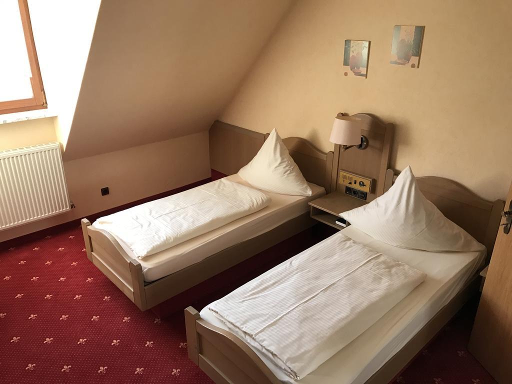 Hotel Gasthof Kaesser อันส์บาห์ ภายนอก รูปภาพ